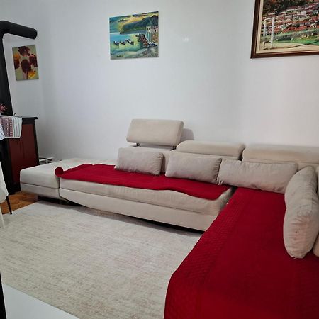 Apartment Xheison Berat Eksteriør bilde