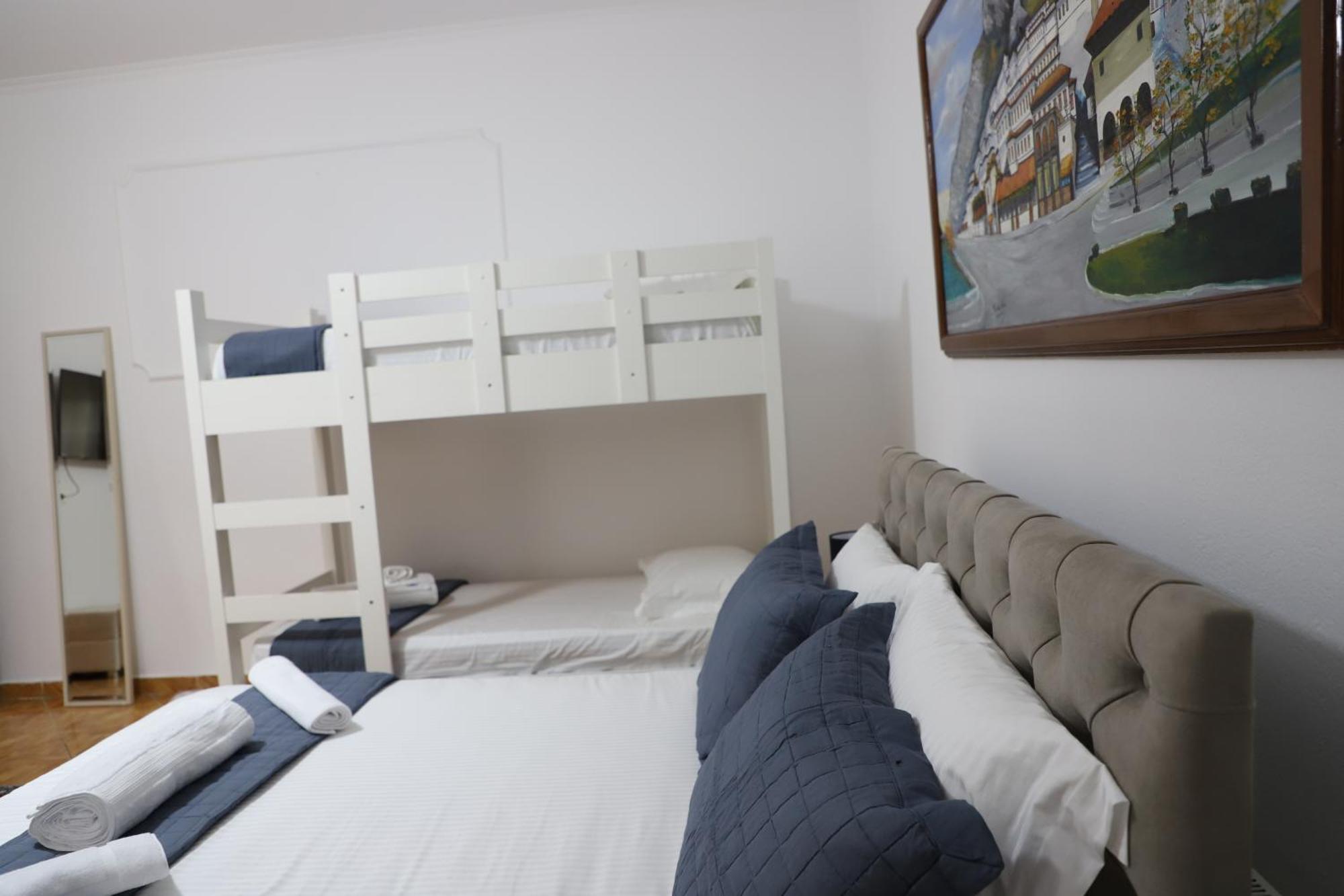 Apartment Xheison Berat Eksteriør bilde