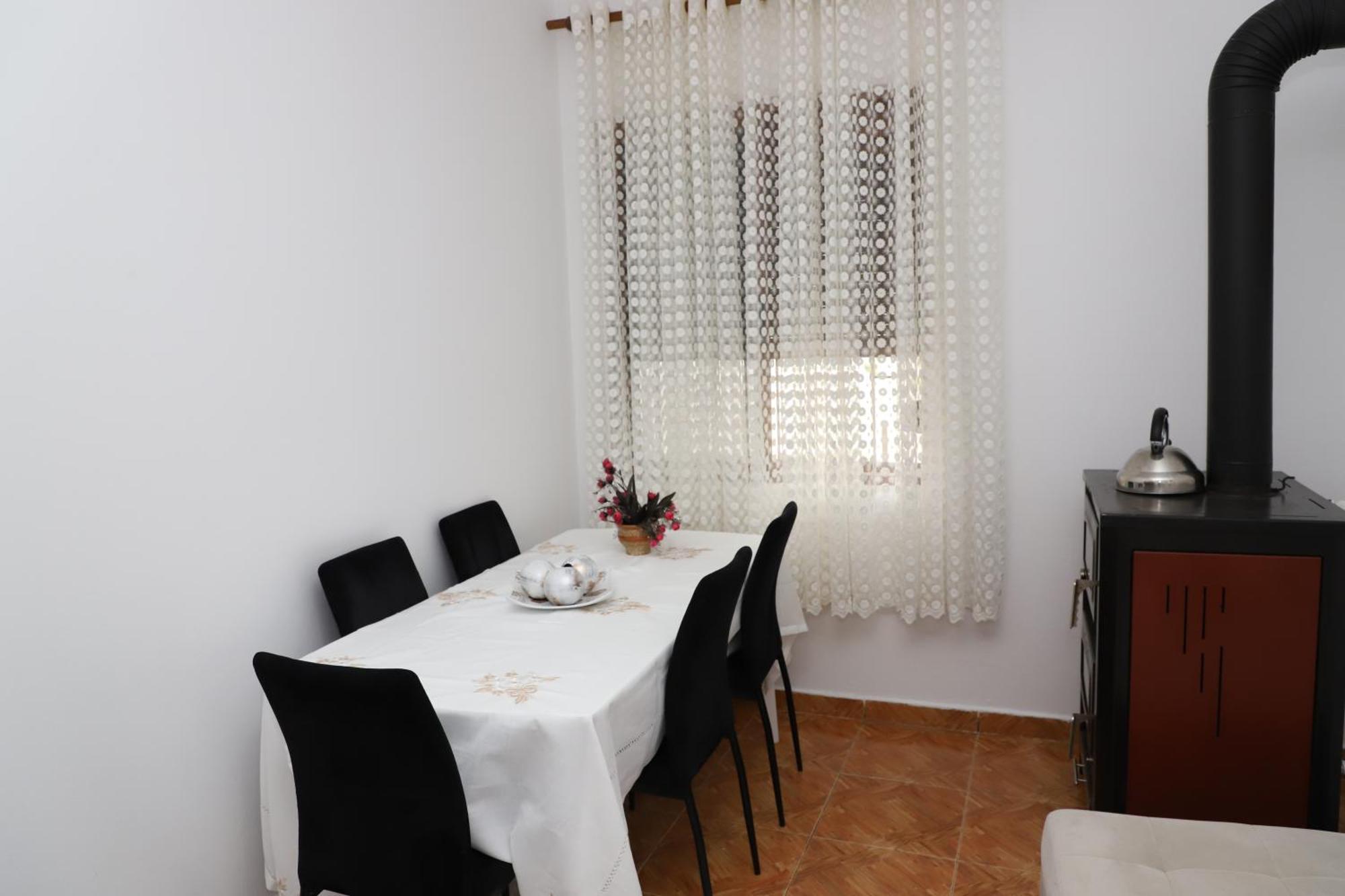Apartment Xheison Berat Eksteriør bilde
