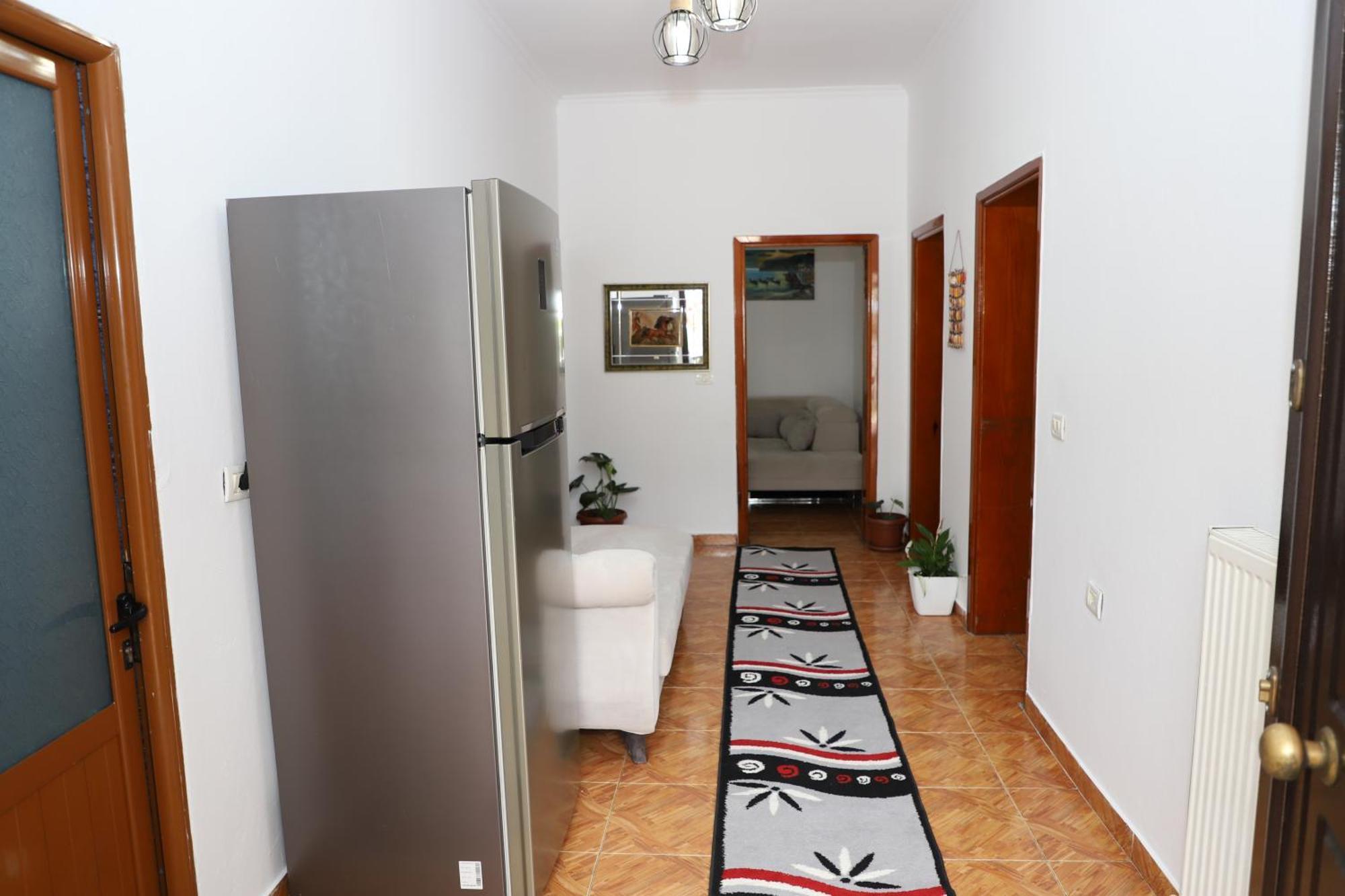 Apartment Xheison Berat Eksteriør bilde