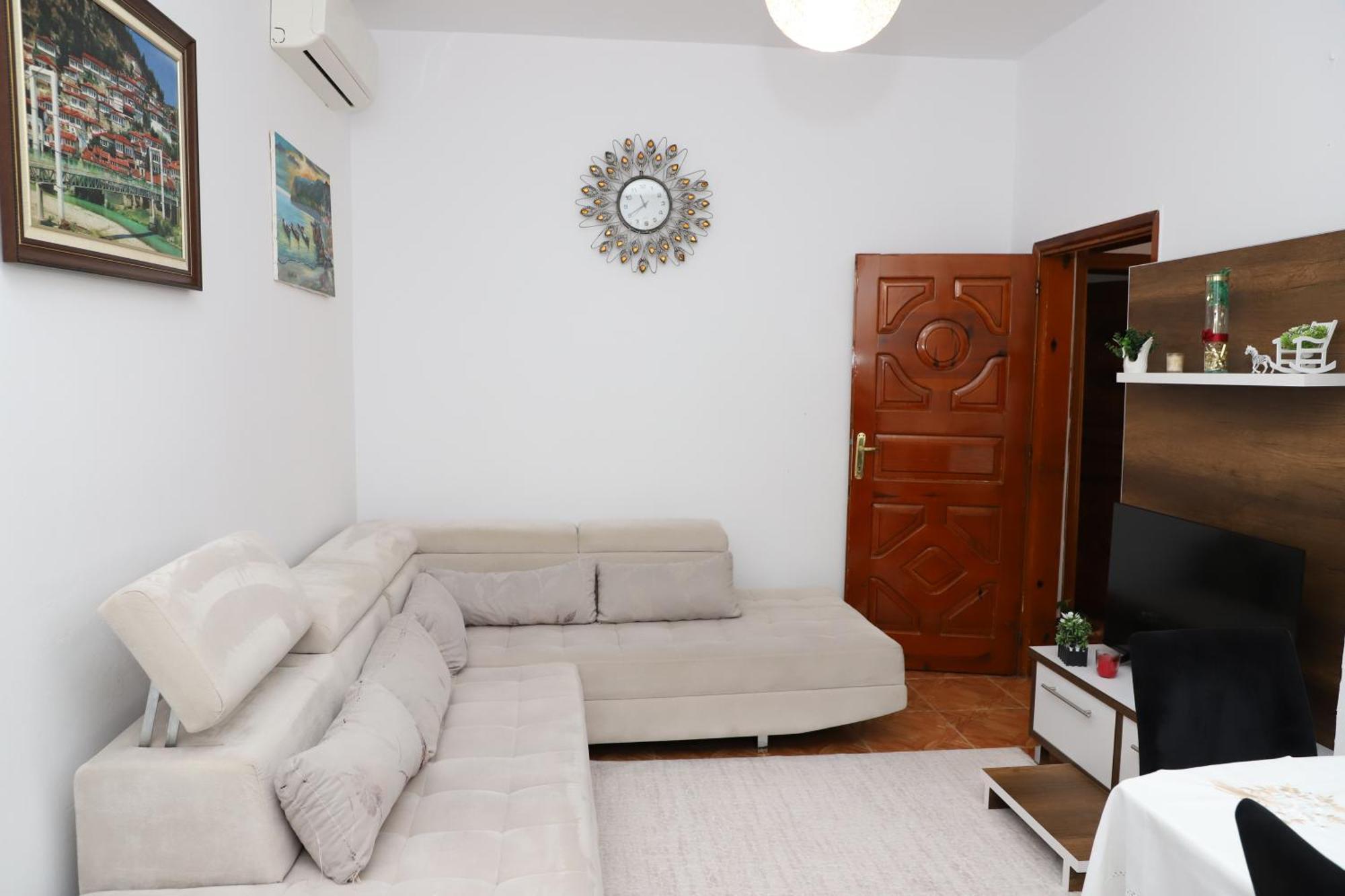 Apartment Xheison Berat Eksteriør bilde