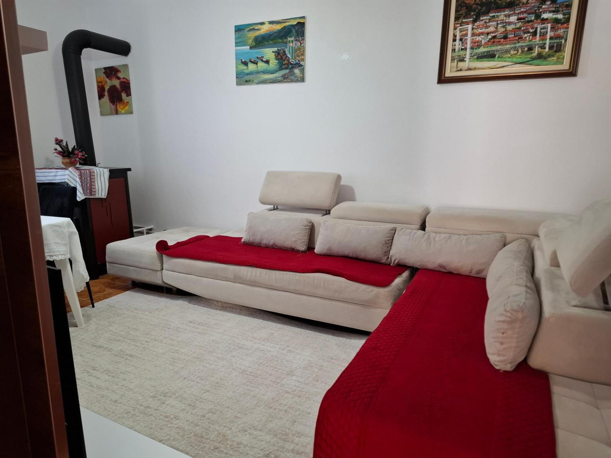 Apartment Xheison Berat Eksteriør bilde