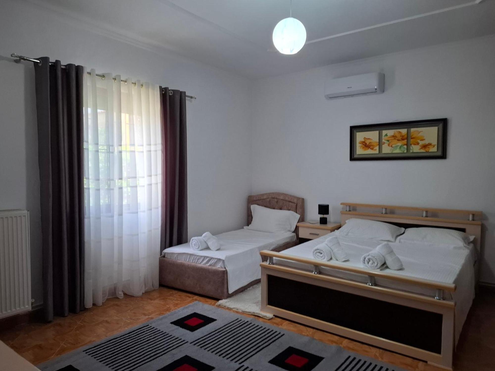 Apartment Xheison Berat Eksteriør bilde