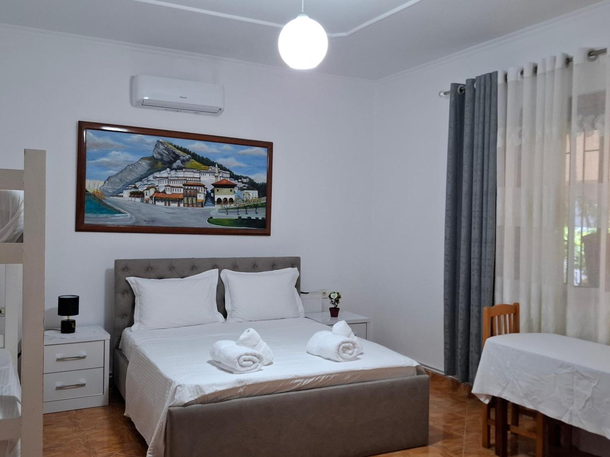 Apartment Xheison Berat Eksteriør bilde